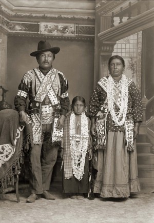 People of the Big Voice 1879-1942 Photographs of Ho-Chunk Families by Charles Van Schaick People of the Big Voice 1879-1942 Photographs of Ho-Chunk Families by Charles Van Schaick